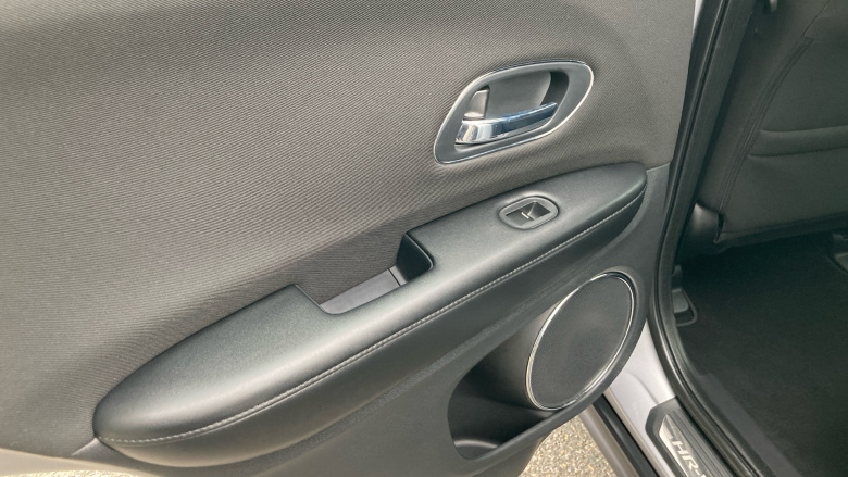 Honda HR-V 1.5 i-VTEC SE Navi CVT 5dr Petrol Hatchback